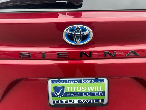 Used 2024 Toyota Sienna XSE FWD image 36