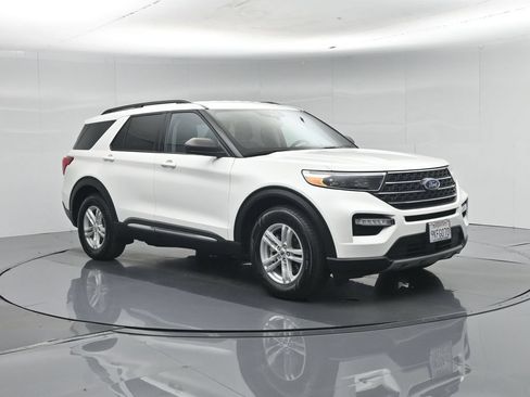 Certified 2023 Ford Explorer XLT w/ Equipment Group 202A RWD image 61