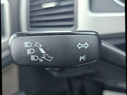 Used 2021 Volkswagen Atlas Cross Sport SE w/ Panoramic Sunroof Package image 23