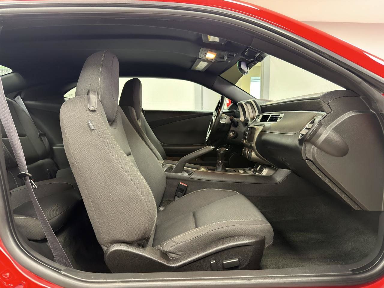 Used 2015 Chevrolet Camaro LT RWD image 10