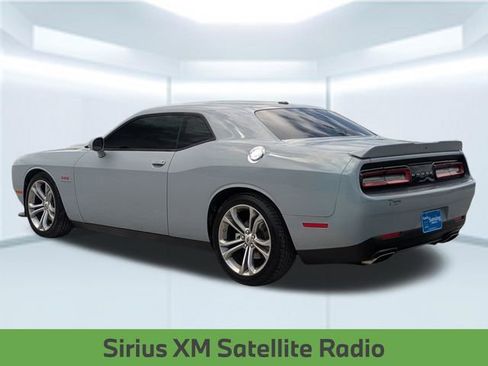 Used 2022 Dodge Challenger R/T RWD image 4