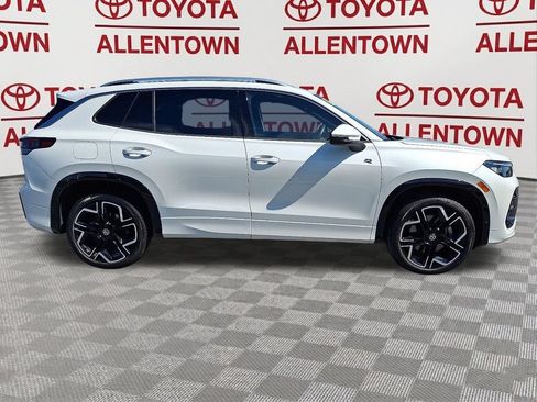 Used 2025 Volkswagen Tiguan SEL R-Line AWD/4WD image 8