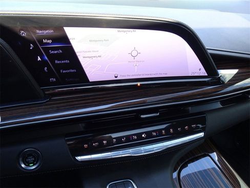 Certified 2024 Cadillac Escalade ESV Premium Luxury image 20