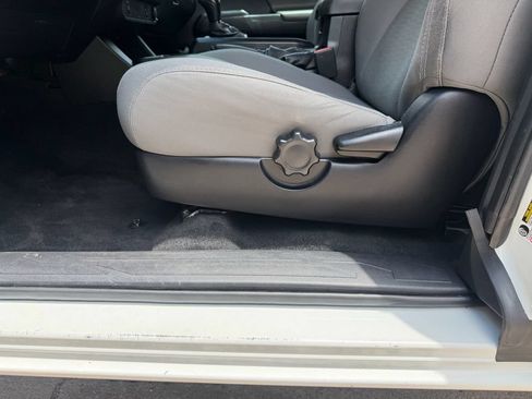 Used 2016 Toyota Tacoma SR RWD image 26