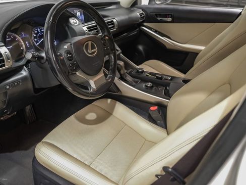 Used 2016 Lexus IS 200t RWD image 10