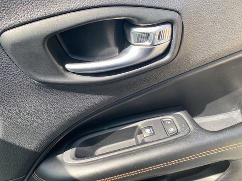 Certified 2019 Jeep Compass Limited AWD/4WD image 5