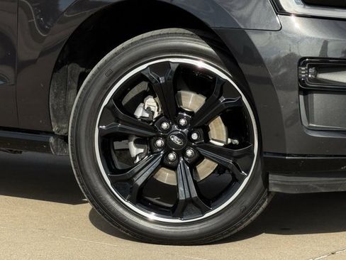 Used 2023 Ford Expedition Max Limited image 37