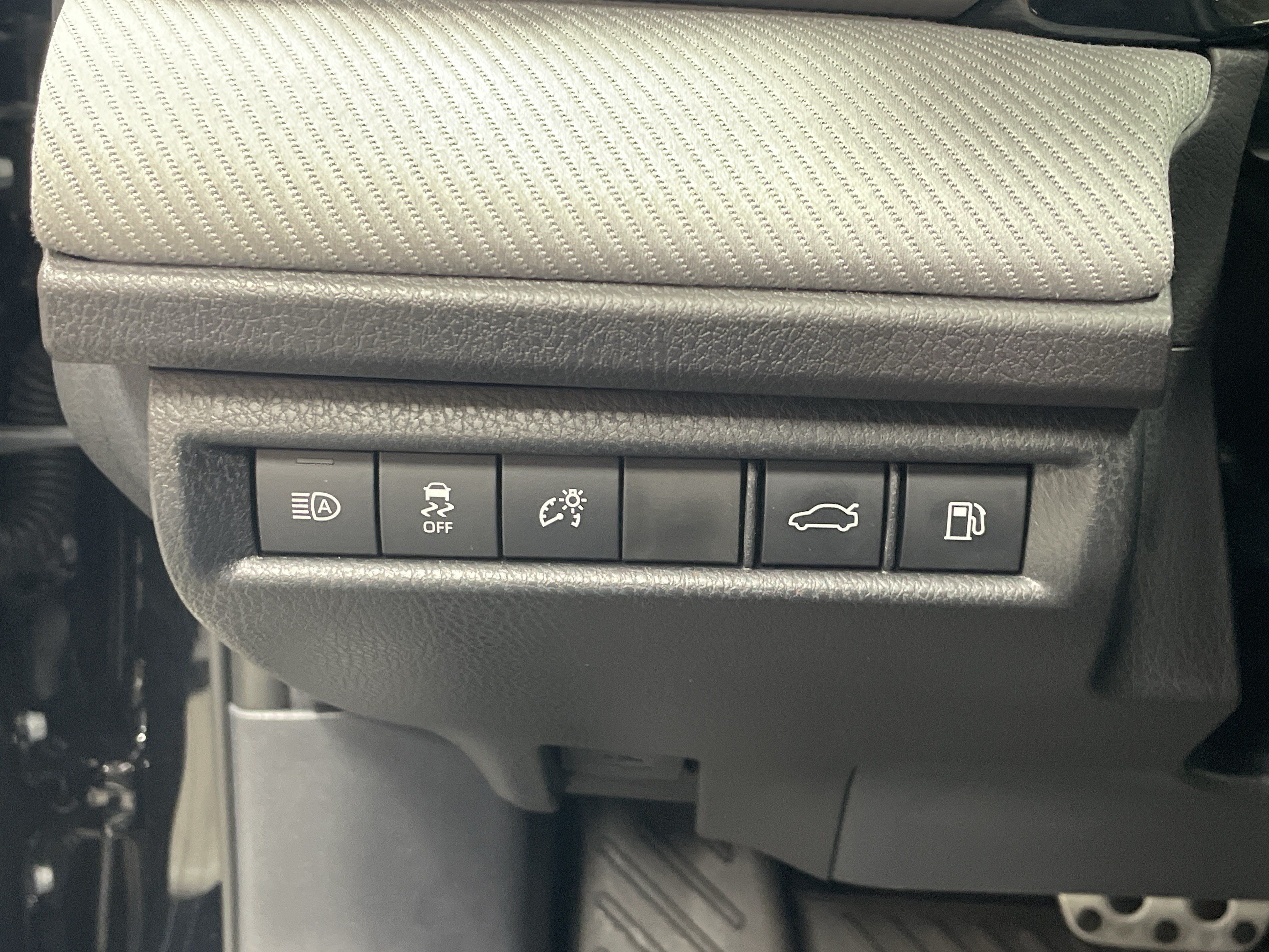 Used 2026 Toyota Camry SE FWD image 17