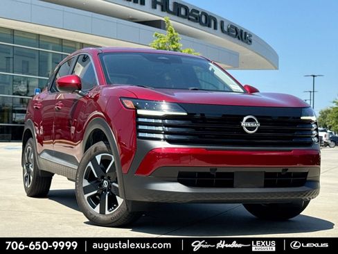 Used 2025 Nissan Kicks SV AWD/4WD image 1