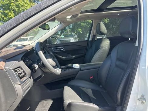 Used 2021 Nissan Rogue SL w/ Premium Package FWD image 7