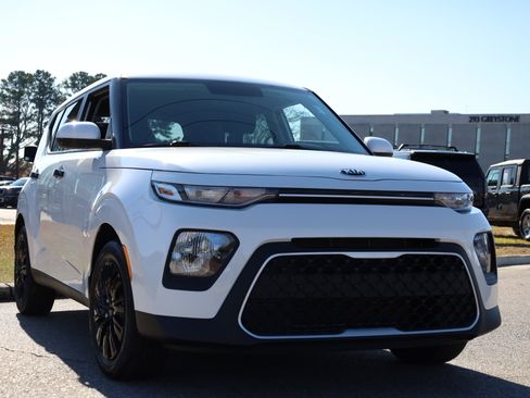 Used 2020 Kia Soul LX image 7