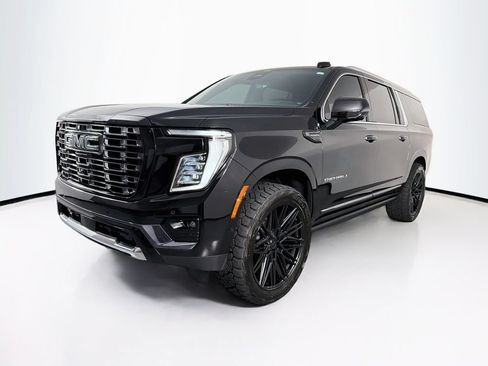 Used 2025 GMC Yukon XL Denali Ultimate AWD/4WD image 3