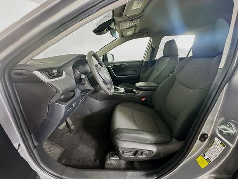 Used 2023 Toyota RAV4 XLE FWD image 13