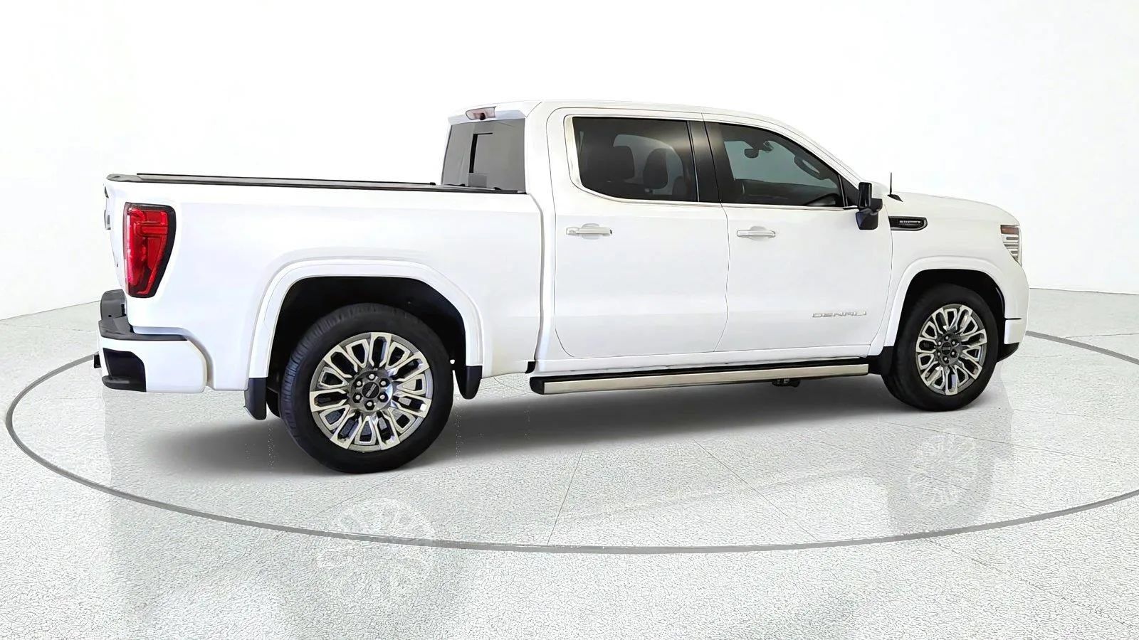 Used 2023 GMC Sierra 1500 Denali Ultimate AWD/4WD image 9