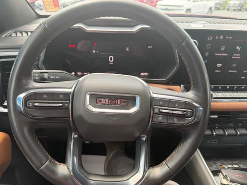 Used 2024 GMC Canyon AT4 w/ AT4 Premium Package AWD/4WD image 15