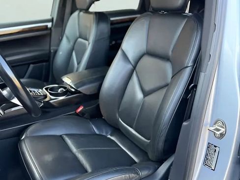 Used 2016 Porsche Cayenne S AWD/4WD image 13