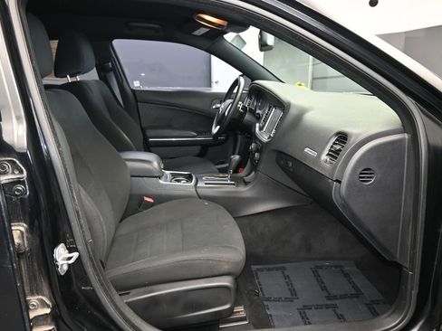 Used 2014 Dodge Charger R/T w/ Blacktop Package image 40