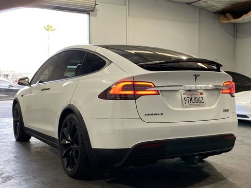 Used 2016 Tesla Model X P90D image 2