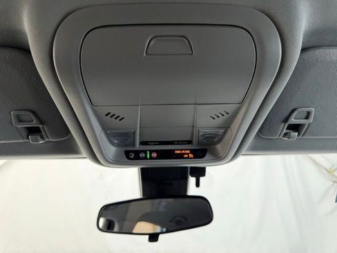 Used 2020 Chevrolet Equinox LT image 37