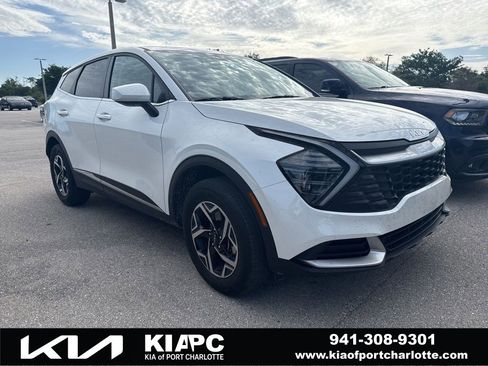 Used 2025 Kia Sportage LX image 1