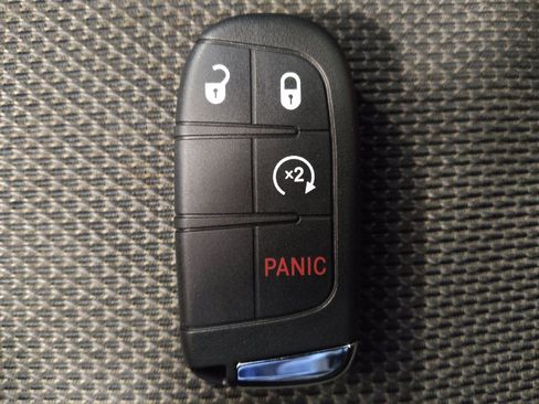 Used 2017 FIAT 500X Trekking w/ Cold Weather Package image 32