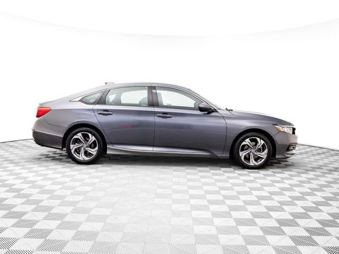 Used 2020 Honda Accord EX image 6