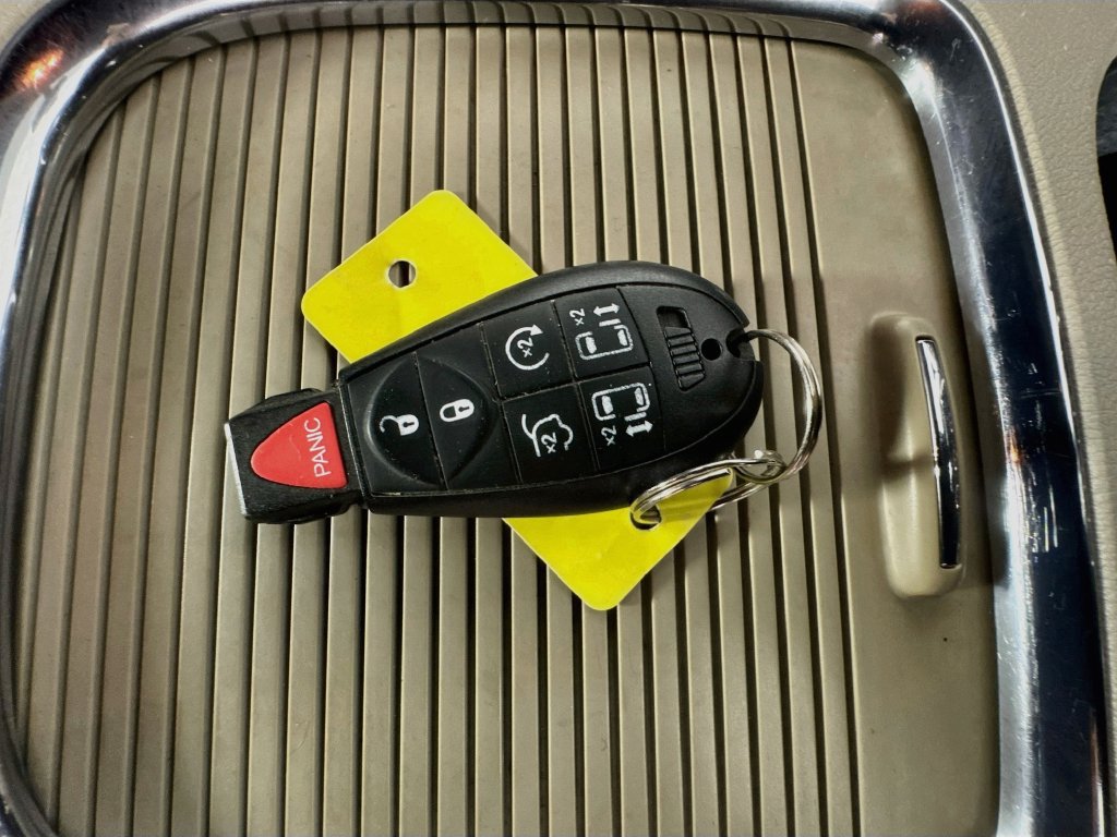 Used 2019 Dodge Grand Caravan SXT FWD image 39