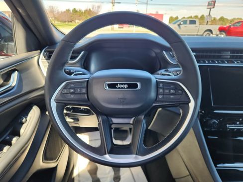 Used 2024 Jeep Grand Cherokee L Altitude AWD/4WD image 27