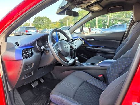 Used 2021 Toyota C-HR XLE FWD image 20