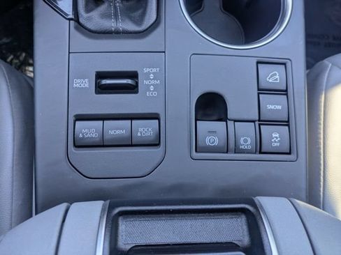 Certified 2024 Toyota Highlander XLE AWD/4WD image 36