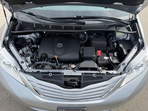 Used 2017 Toyota Sienna LE FWD image 22