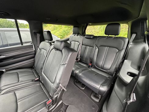 Used 2024 Jeep Wagoneer Series II w/ Flexible Seating Group image 13
