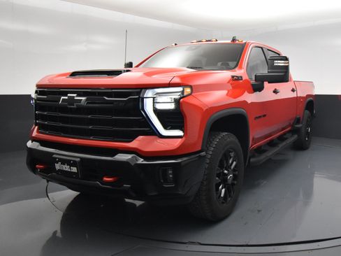 Used 2026 Chevrolet Silverado 2500 LT w/ Trail Boss Package AWD/4WD image 2