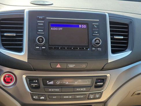 Used 2018 Honda Pilot LX image 25