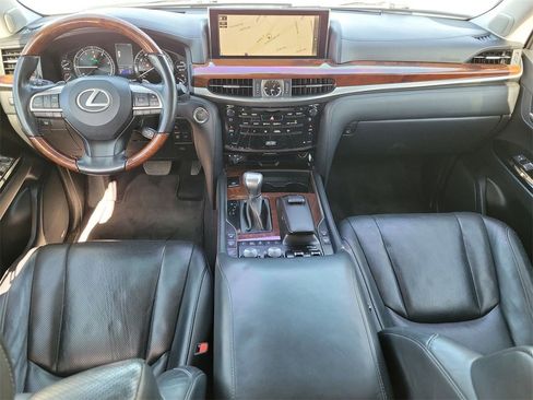 Used 2016 Lexus LX 570 4WD w/ Luxury Package image 14