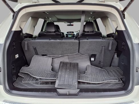 Used 2021 Subaru Ascent Limited w/ Technology Package image 27