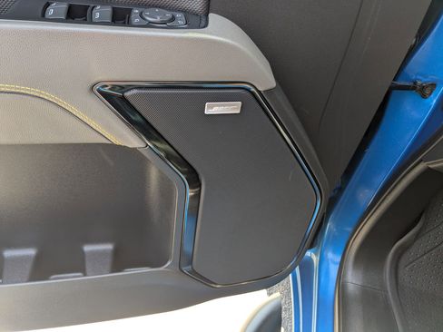 Used 2022 Chevrolet Silverado 1500 ZR2 w/ Technology Package image 13