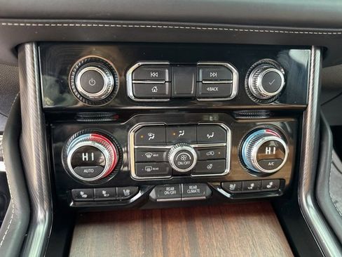 Used 2024 GMC Yukon Denali Ultimate image 15
