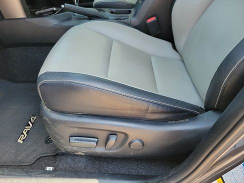 Used 2017 Toyota RAV4 Limited AWD/4WD image 7