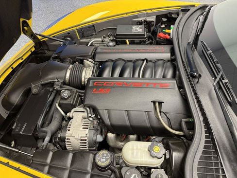 Used 2008 Chevrolet Corvette Coupe w/ Z51 Performance Package RWD image 22