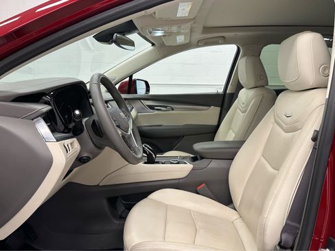 Used 2023 Cadillac XT5 Premium Luxury AWD/4WD image 10