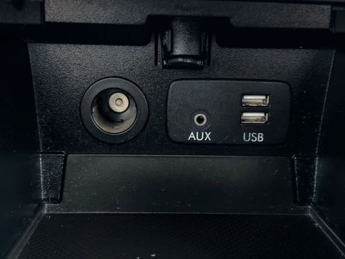 Used 2018 Subaru Outback 2.5i Touring image 34