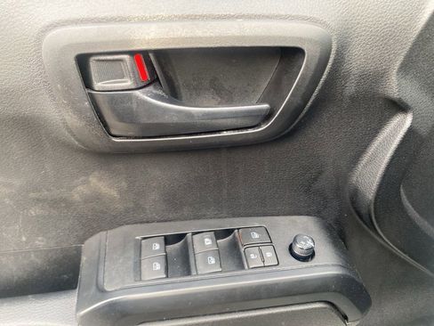 Used 2022 Toyota Tacoma SR w/ SR Convenience Package image 10