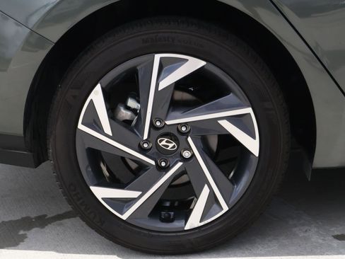 Used 2025 Hyundai Elantra Sport image 10