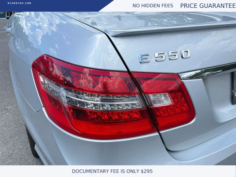 Used 2011 Mercedes-Benz E 550 4MATIC Sedan image 12
