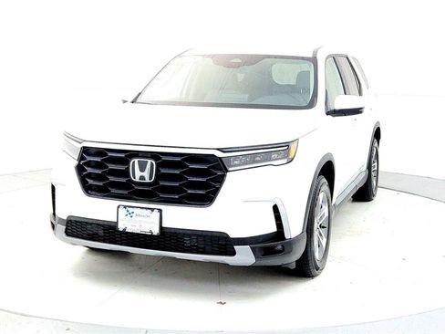 Used 2025 Honda Pilot EX-L image 2