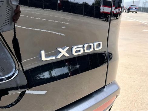 Used 2023 Lexus LX 600 F Sport w/ Accessory Package (Z1) AWD/4WD image 10