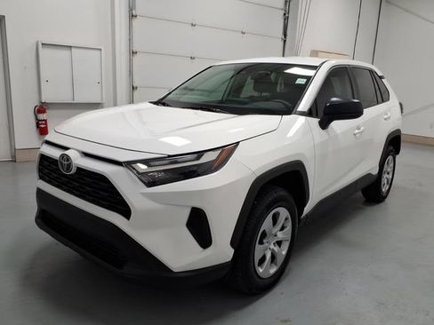 Used 2024 Toyota RAV4 LE FWD image 7