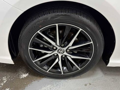 Used 2023 Toyota Camry SE w/ Cold Weather Package FWD image 10
