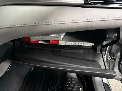 Used 2019 Toyota Camry SE image 27